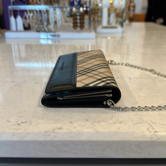 Authentic Burberry nova check black/tan/red pvc and black leather wallet - Picture 7 of 8